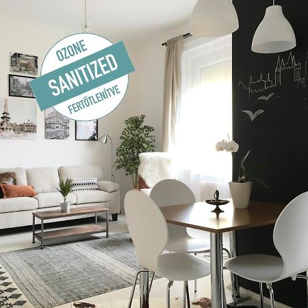 Standard Apartment By Hi5 - Karoly 23 ブダペスト エクステリア 写真