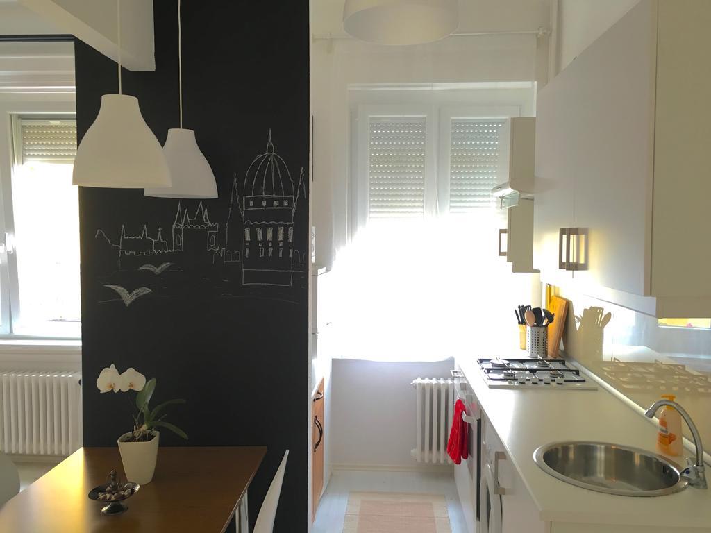 Standard Apartment By Hi5 - Karoly 23 ブダペスト エクステリア 写真